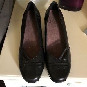 Clarks low-heeled shoes